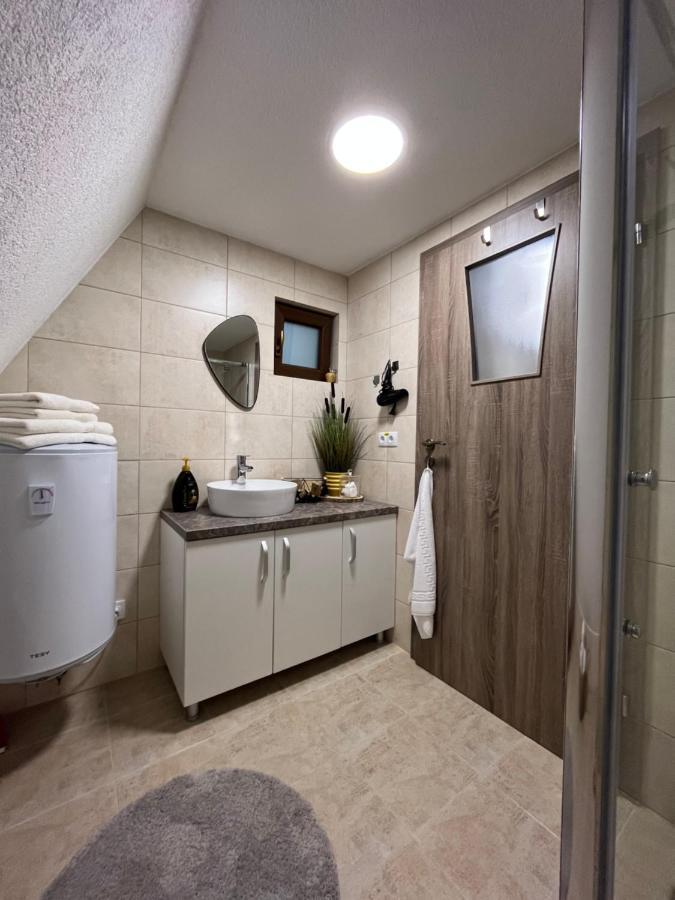 Casutele De Sub Padure Hotel Felek Kültér fotó