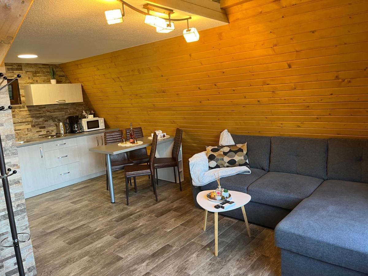 Casutele De Sub Padure Hotel Felek Kültér fotó